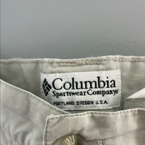 Columbia Sportswear Company Cream Athletic Shorts with Relaxed Fit Size 34 - Picture 2 of 9